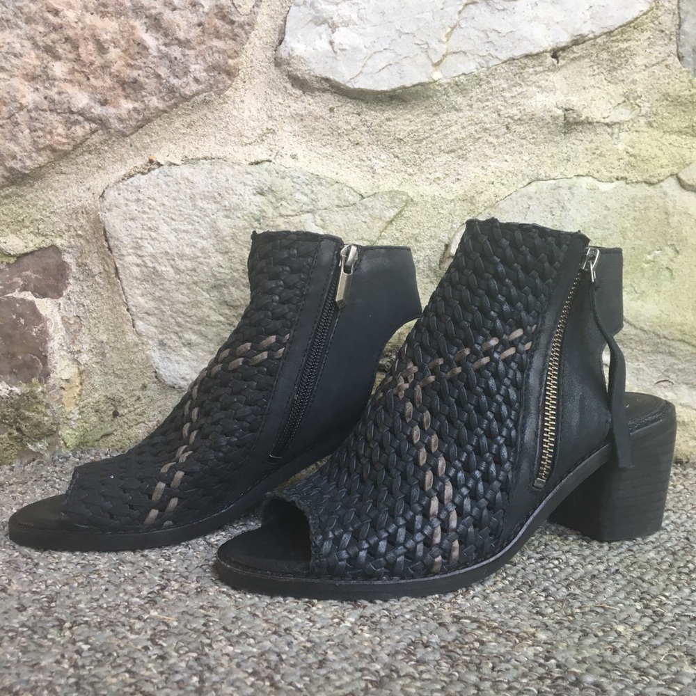 Sam Edelman cooper black woven peep toe booties
